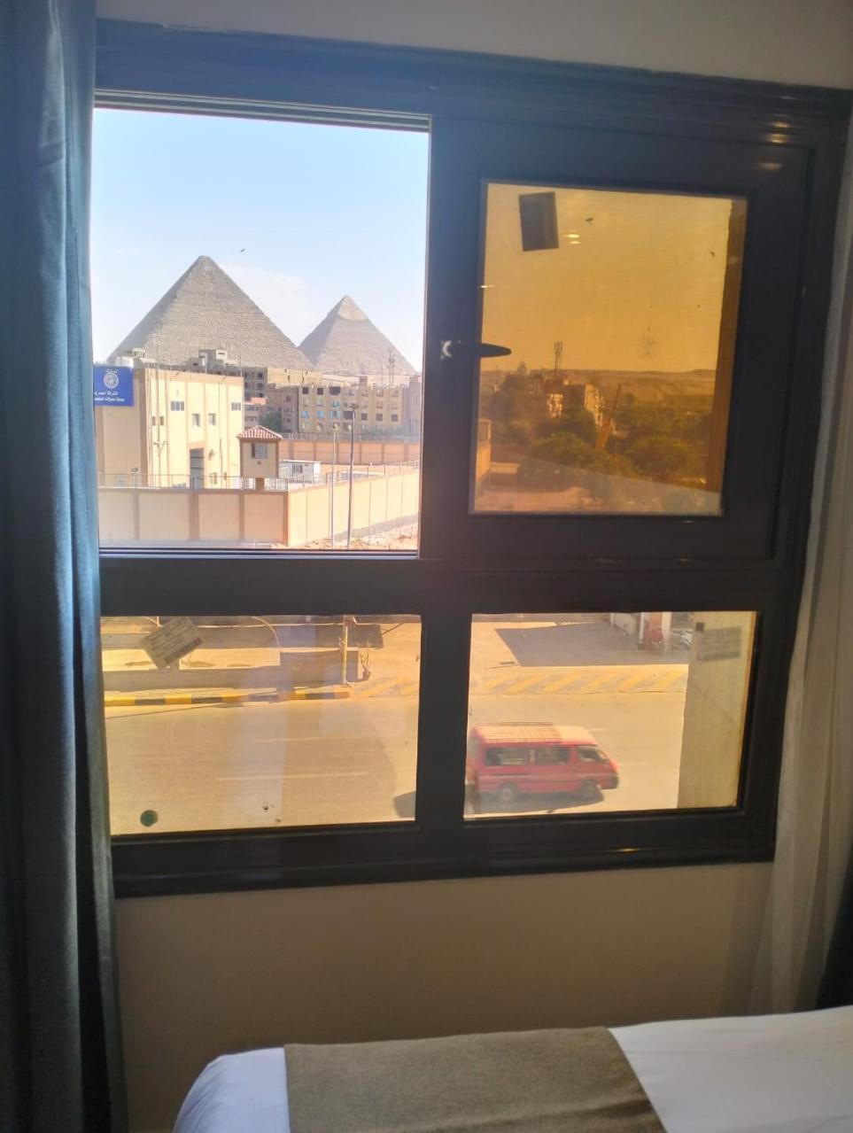 Pyramid Front Hotel Al Kawm al Akhdar Exterior photo